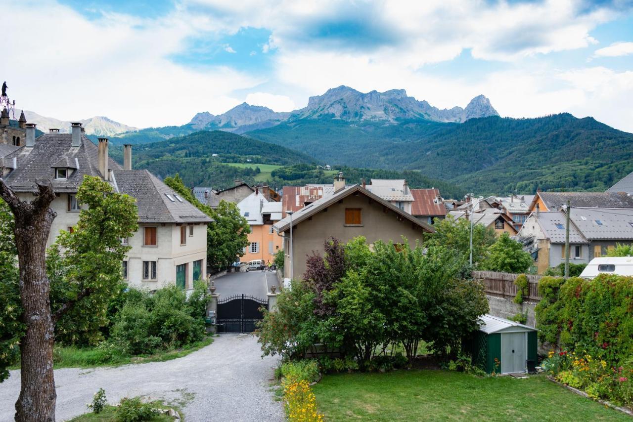 Charme Et Standing Centre Ville Barcelonnette Bagian luar foto